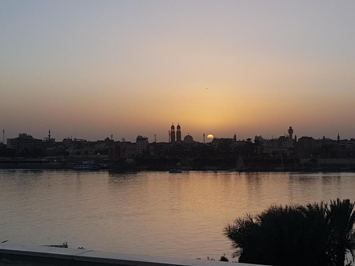 Nile Sunrise Flats Luxor Exterior foto